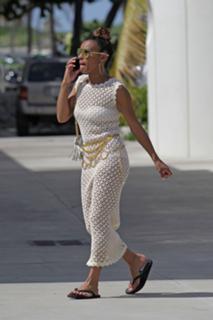 Melody Thornton feet photo 10