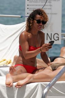 Melody Thornton feet photo 2
