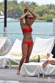 Melody Thornton feet photo 1