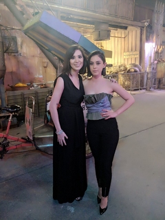 Melonie Mac feet photo thumbnail