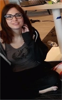 Melonie Mac feet photo thumbnail