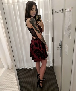 Melonie Mac feet photo thumbnail