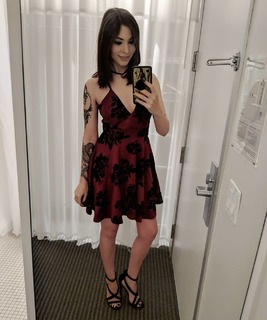 Melonie Mac feet photo thumbnail