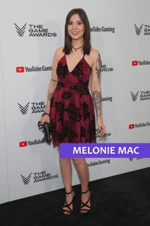 Melonie Mac feet photo thumbnail