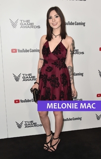 Melonie Mac feet photo thumbnail