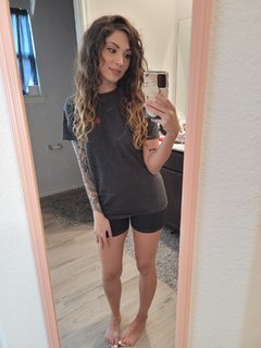 Melonie Mac feet photo thumbnail