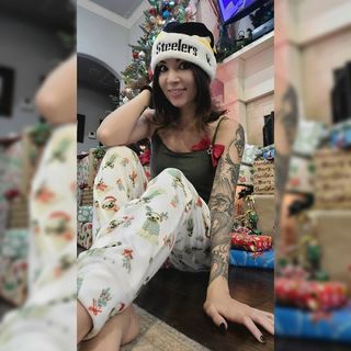 Melonie Mac feet photo thumbnail