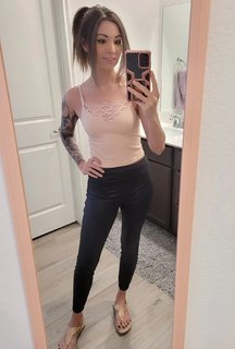 Melonie Mac feet photo thumbnail