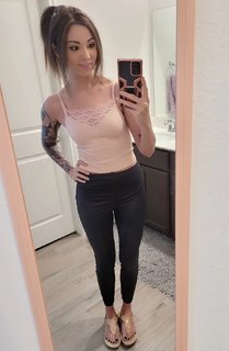Melonie Mac feet photo thumbnail