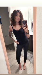 Melonie Mac feet photo thumbnail