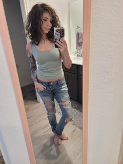 Melonie Mac feet photo thumbnail
