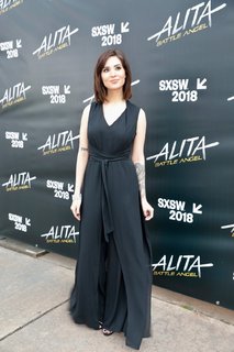 Melonie Mac feet photo thumbnail