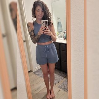 Melonie Mac feet photo thumbnail