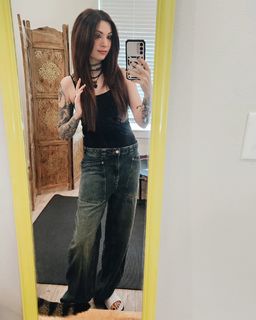 Melonie Mac feet photo thumbnail