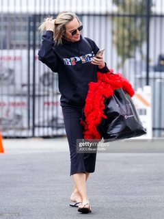 Melora Hardin feet photo thumbnail