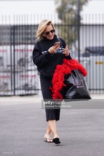 Melora Hardin feet photo thumbnail