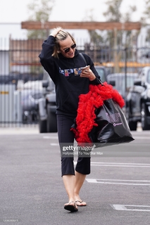 Melora Hardin feet photo thumbnail