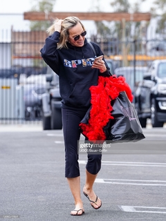 Melora Hardin feet photo thumbnail