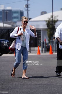 Melora Hardin feet photo thumbnail