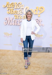 Melora Hardin feet photo thumbnail