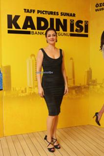 Meltem Cumbul feet photo 8