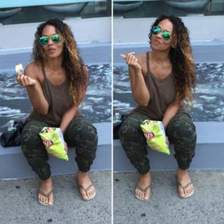 Melyssa Ford feet photo thumbnail