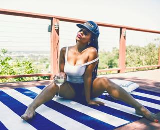 Melyssa Ford feet photo thumbnail