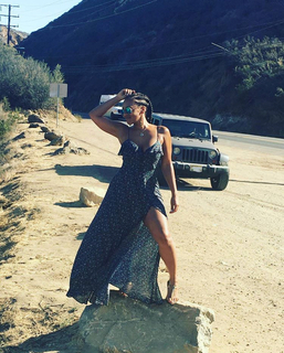 Melyssa Ford feet photo thumbnail