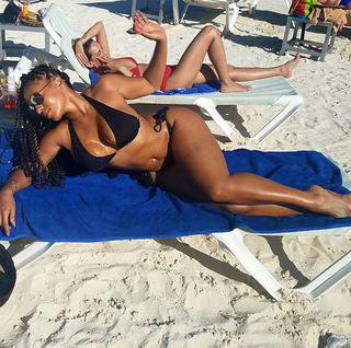 Melyssa Ford feet photo thumbnail