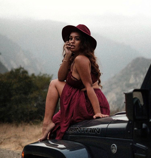 Melyssa Ford feet photo thumbnail