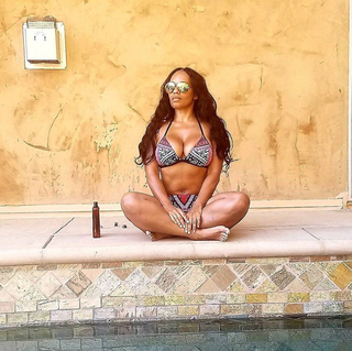 Melyssa Ford feet photo thumbnail