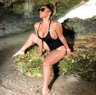 Melyssa Ford feet photo thumbnail