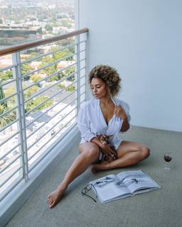 Melyssa Ford feet photo thumbnail