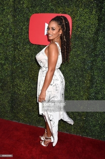 Melyssa Ford feet photo thumbnail