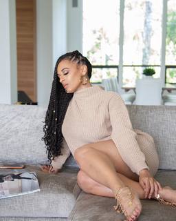 Melyssa Ford feet photo thumbnail