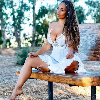 Melyssa Ford feet photo thumbnail