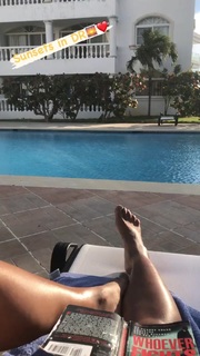 Melyssa Ford feet photo thumbnail