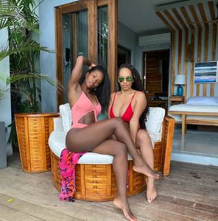 Melyssa Ford feet photo thumbnail