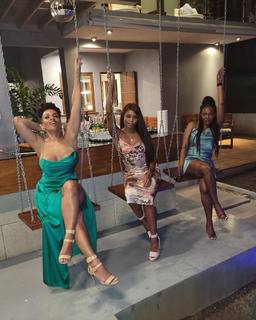 Melyssa Ford feet photo thumbnail