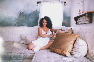 Melyssa Ford feet photo thumbnail