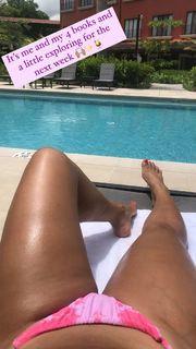 Melyssa Ford feet photo thumbnail
