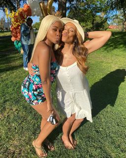 Melyssa Ford feet photo thumbnail