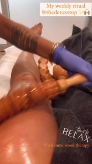 Melyssa Ford feet photo thumbnail