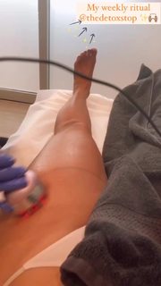 Melyssa Ford feet photo thumbnail