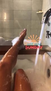 Melyssa Ford feet photo thumbnail