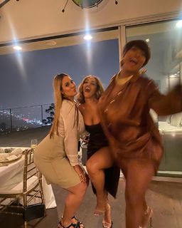 Melyssa Ford feet photo thumbnail