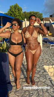 Melyssa Ford feet photo thumbnail