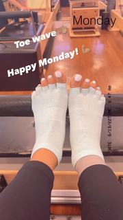 Melyssa Ford feet photo thumbnail