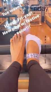 Melyssa Ford feet photo thumbnail