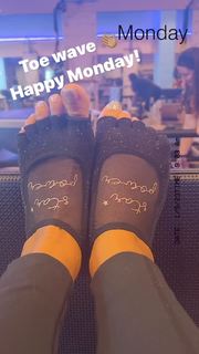 Melyssa Ford feet photo thumbnail